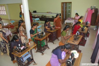 11.stitching_classes_for_poor